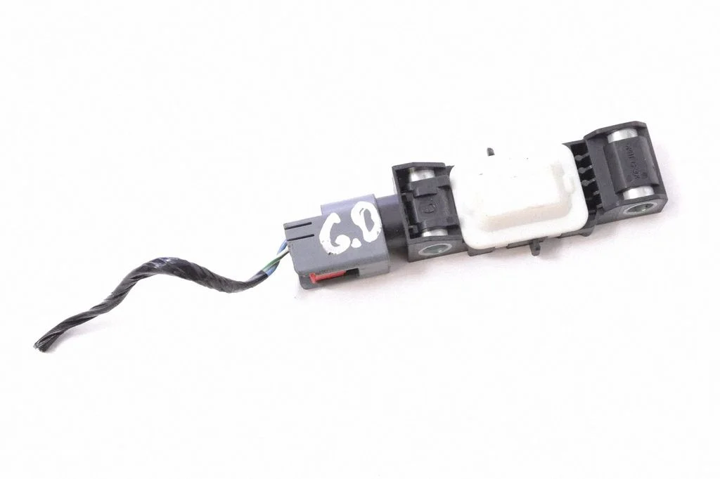 Drošības spilvenu trieciena sensors 04671779AC