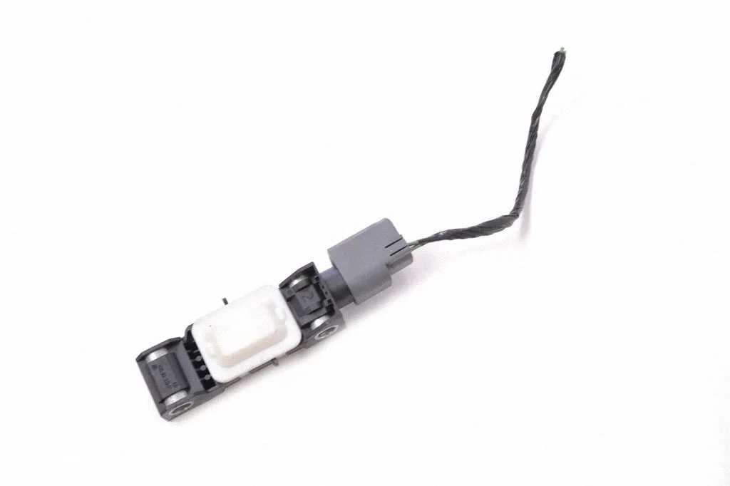Drošības spilvenu trieciena sensors 04671779AC