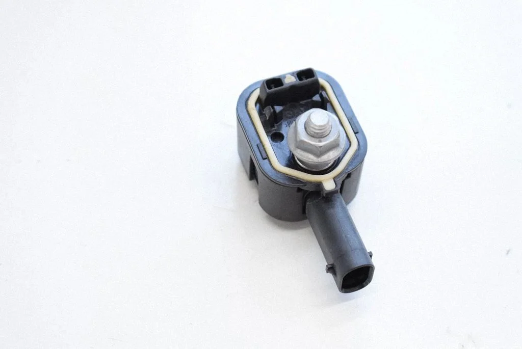 Drošības spilvenu trieciena sensors – BMW 5. sērija F10 F11 (2009-2016)