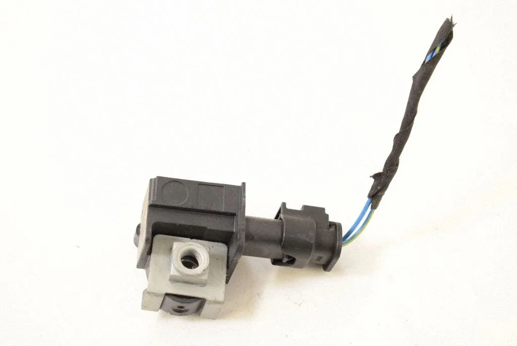 Drošības spilvenu trieciena sensors – BMW 5. sērija F10 F11 (2009-2016)