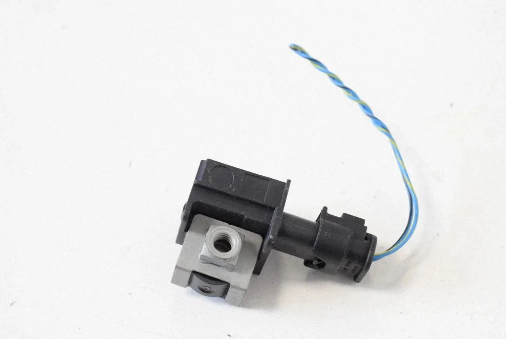 Drošības spilvenu trieciena sensors – BMW 5. sērija GT F07 (2010-2017)