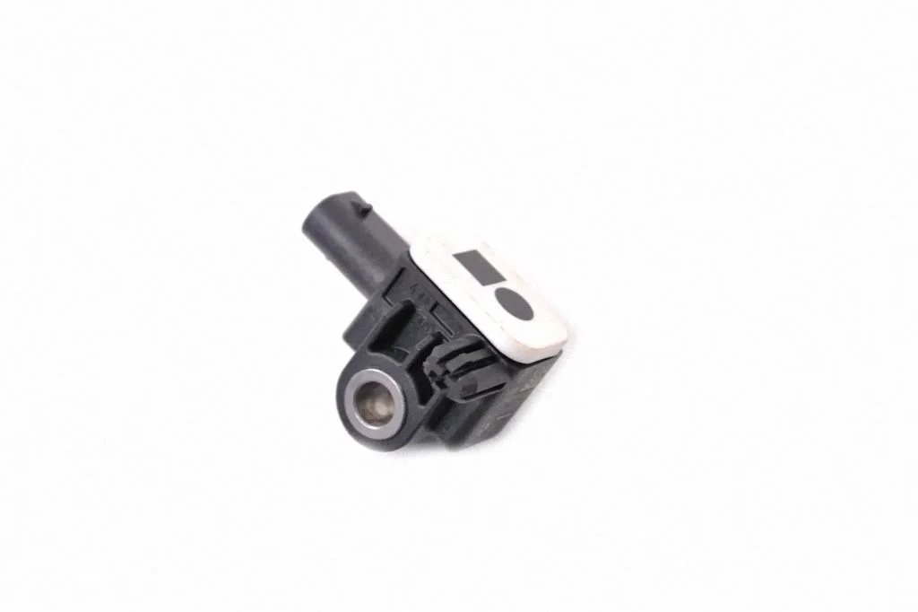 Drošības spilvenu trieciena sensors – BMW 3. sērija F30 F35 F31 (2012-2018)