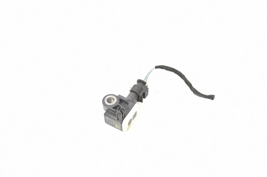 Drošības spilvenu trieciena sensors – BMW 3. sērija F30 F35 F31 (2012-2018)