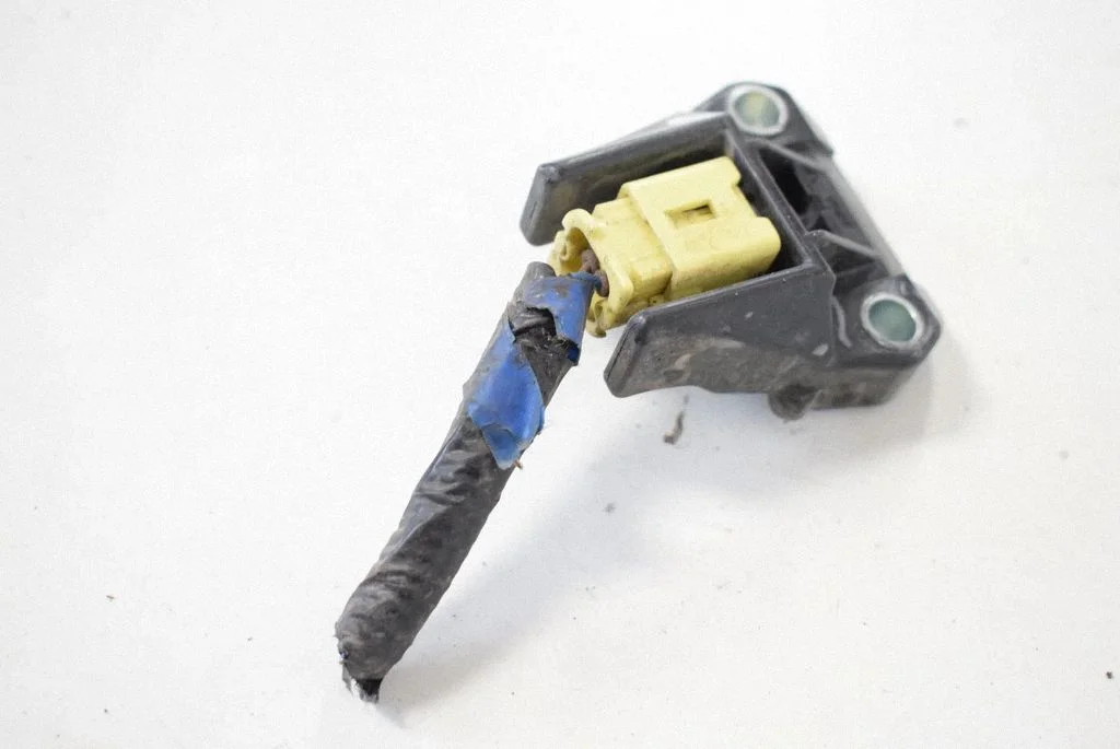 Drošības spilvenu trieciena sensors 98231AG020