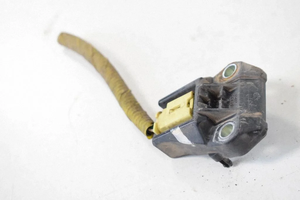 Drošības spilvenu trieciena sensors 98231AG020