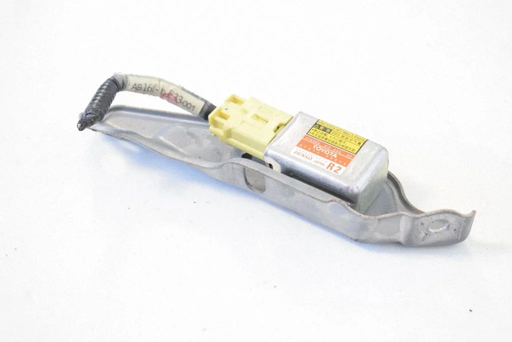 Drošības spilvenu trieciena sensors 8983330020