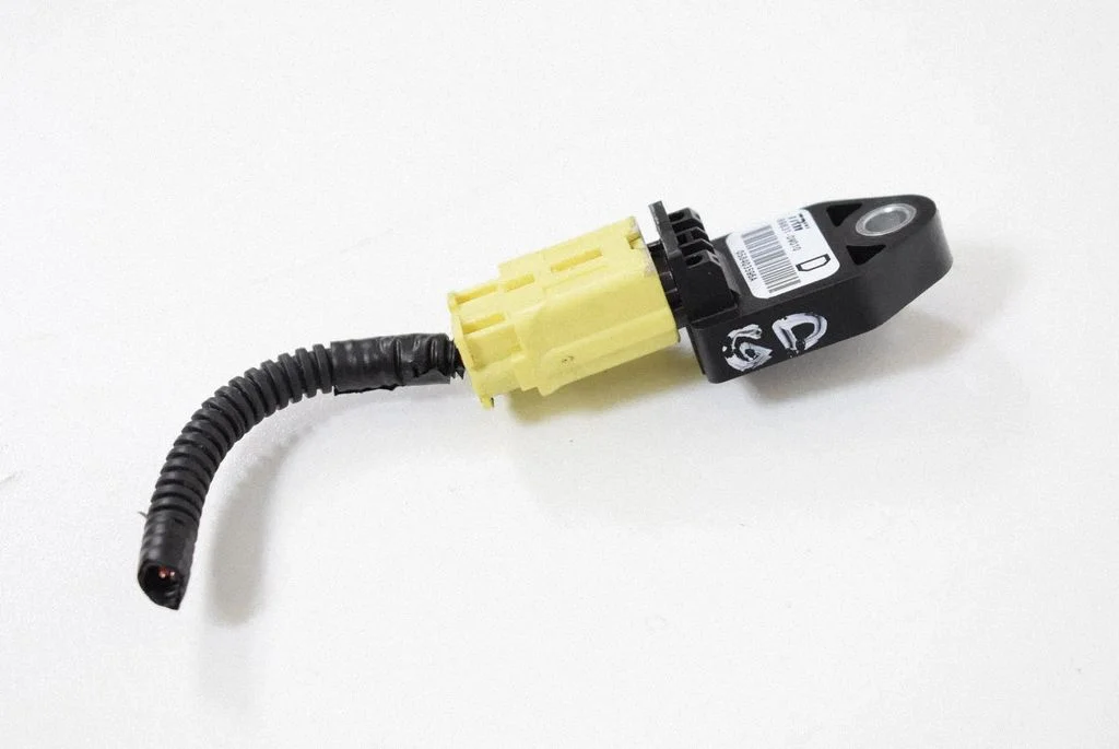 Drošības spilvenu trieciena sensors 898310W010