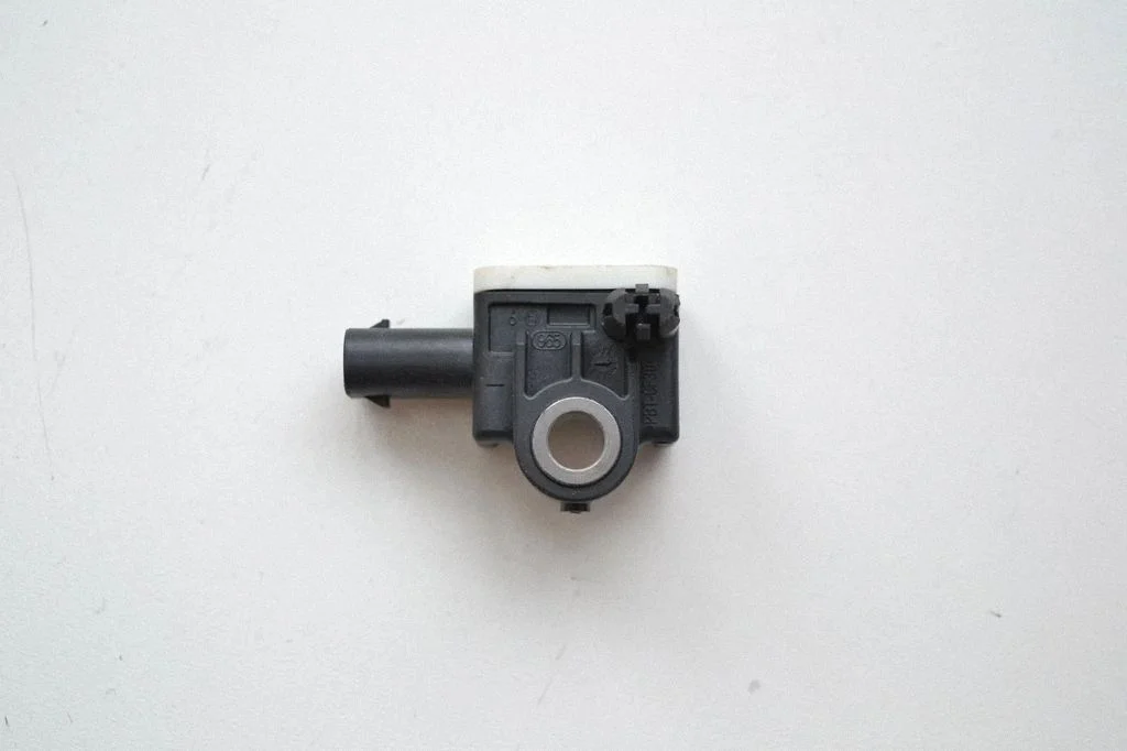 Drošības spilvenu trieciena sensors – BMW 3. sērija F30 F35 F31 (2012-2018)