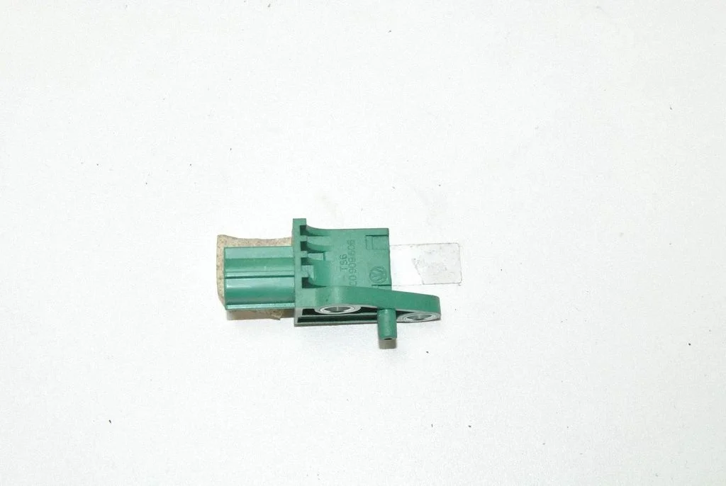 Drošības spilvenu trieciena sensors 3C0909606
