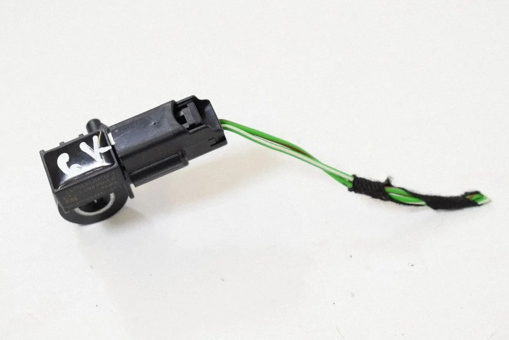 Drošības spilvenu trieciena sensors BJ3214B006AA