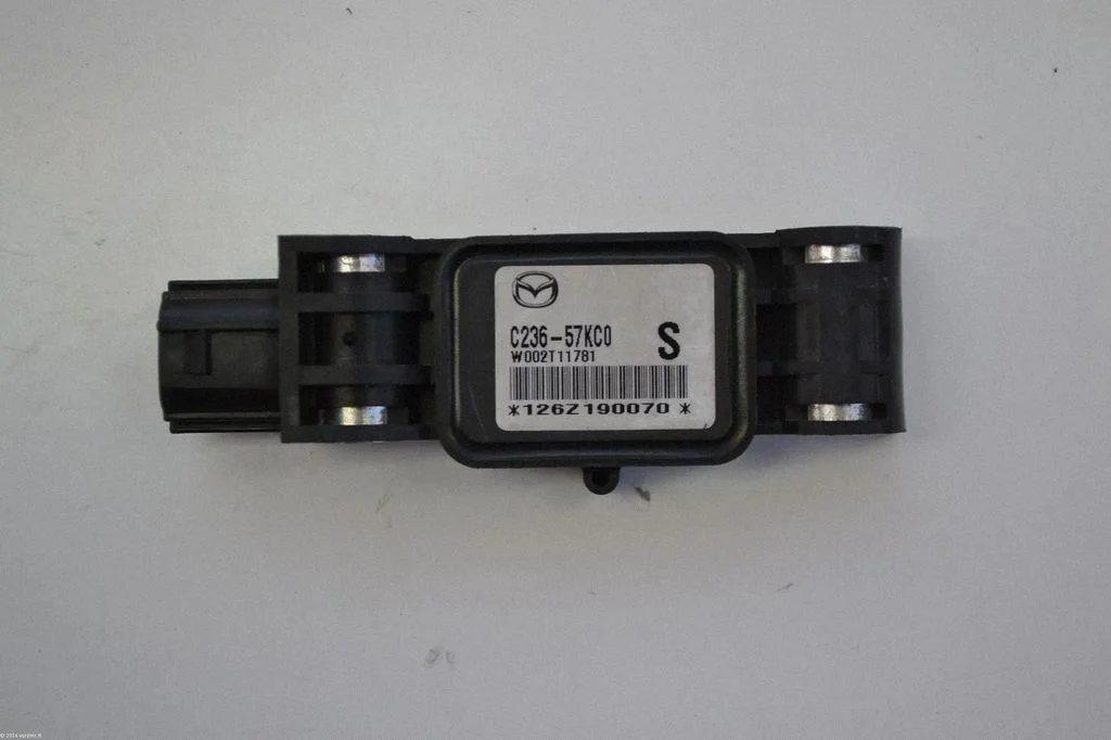Airbag deployment crash/impact sensor W002T11781 – Mazda 5 (2005-2010)