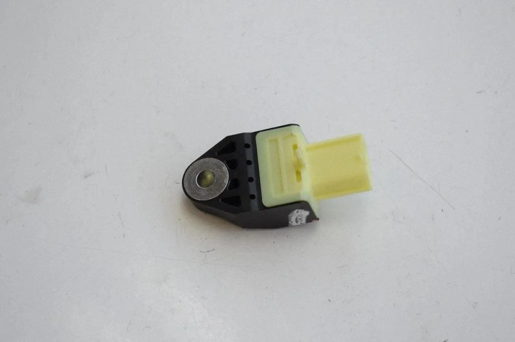 Drošības spilvenu trieciena sensors 98237AJ000