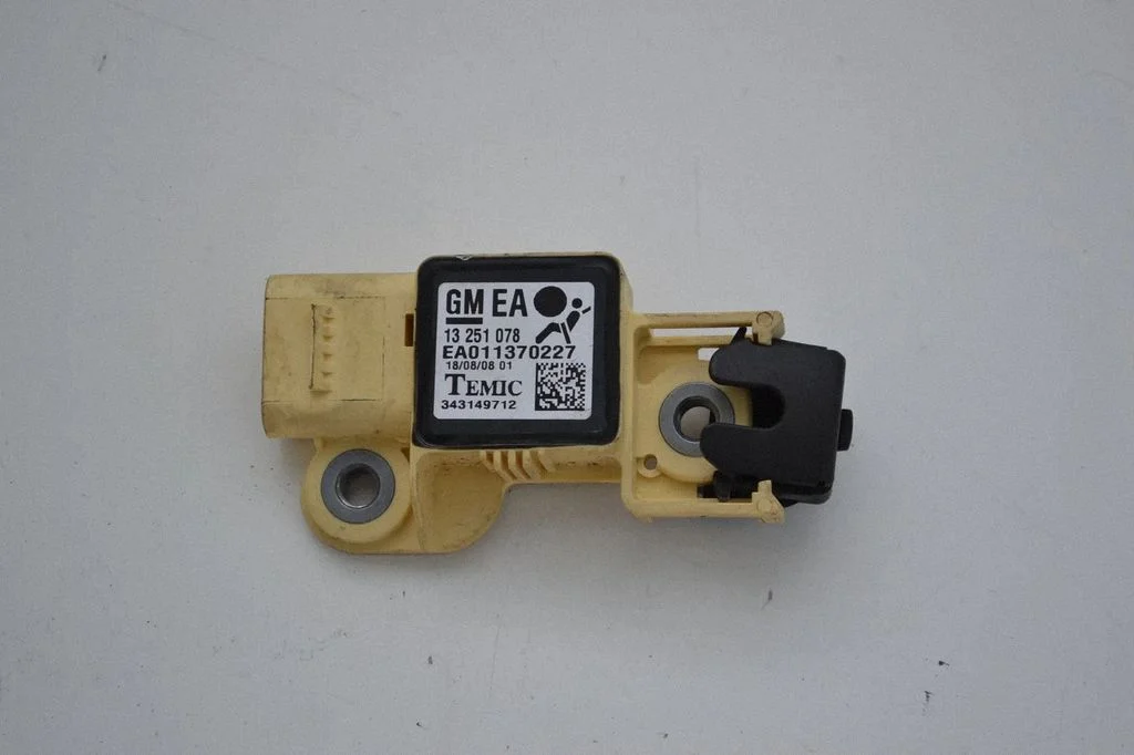 Airbag deployment crash/impact sensor – Opel Astra H (2004-2012)