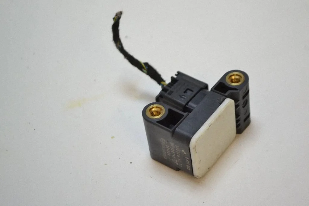 Airbag deployment crash/impact sensor 6911003