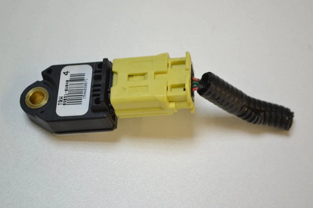 Airbag deployment crash/impact sensor – Lexus IS 220D-250-350 (2006-2013)