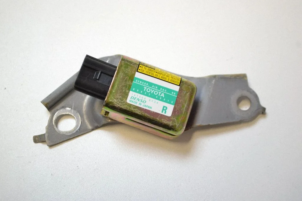 Drošības spilvenu trieciena sensors