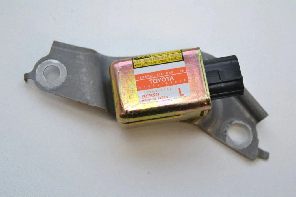 Drošības spilvenu trieciena sensors
