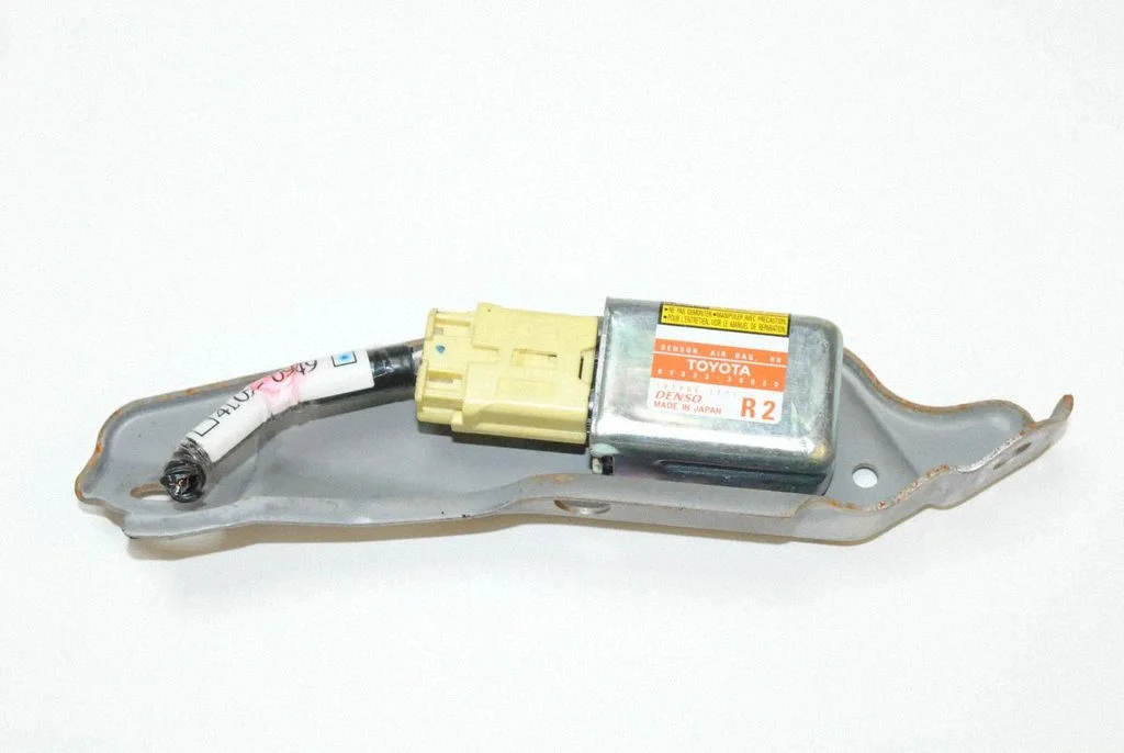 Drošības spilvenu trieciena sensors 8983330020