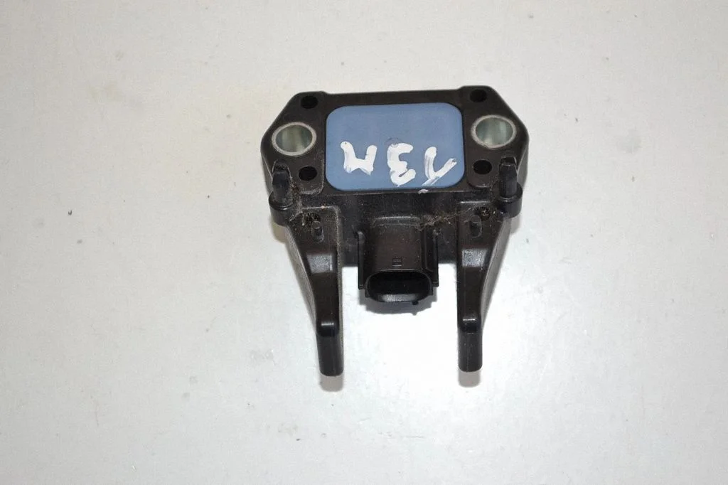 Airbag deployment crash/impact sensor – Lexus RX III (2008-2015)
