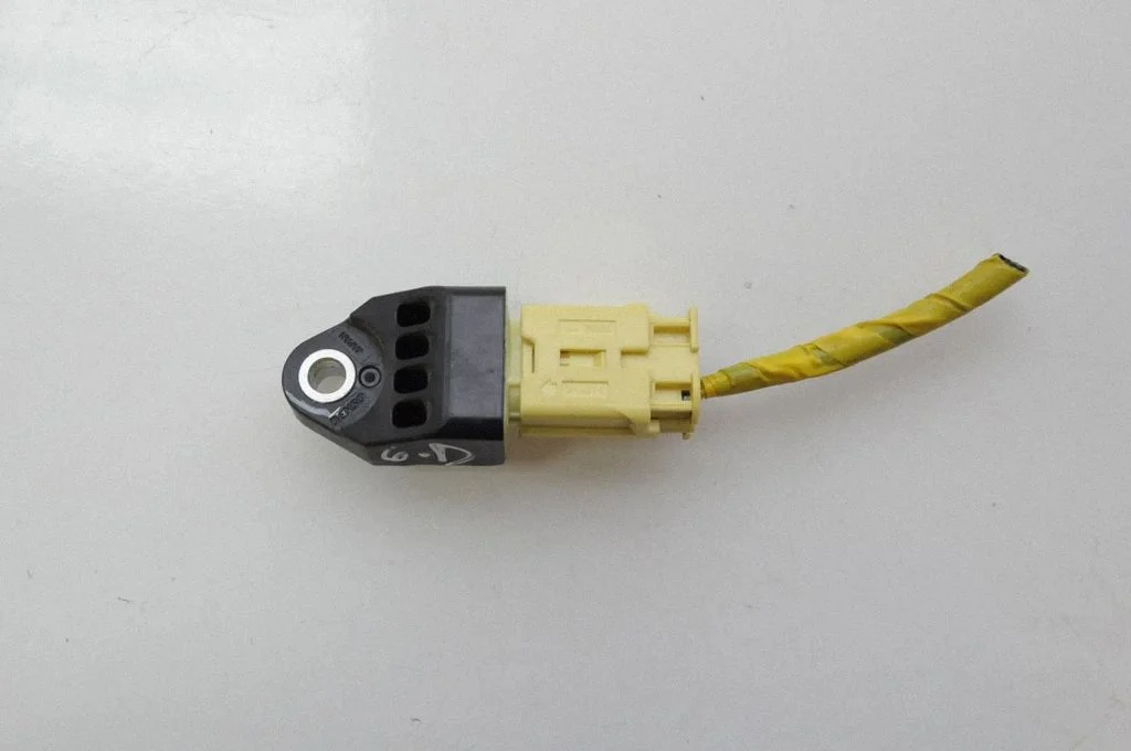 Drošības spilvenu trieciena sensors 98237AG000