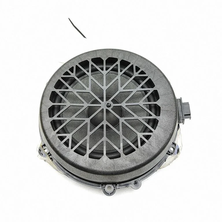 Skaļrunis (-ņi) aizmugurējās durvīs 971035453C