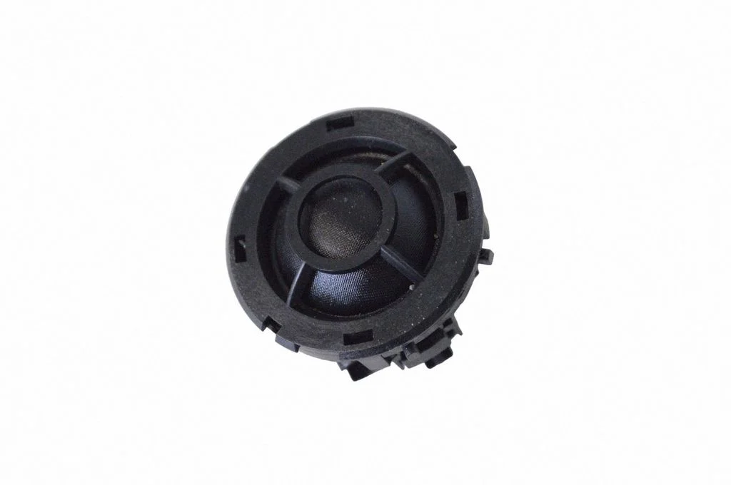 Skaļrunis (-ņi) aizmugurējās durvīs 6M2T18808EA