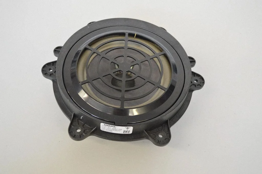 Rear door speaker – Porsche Cayenne (92A) (2010-2017)