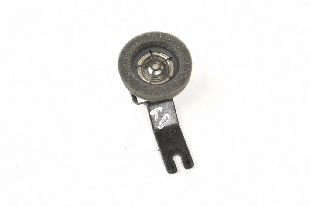 Skaļrunis (-ņi) aizmugurējās durvīs 8615048050