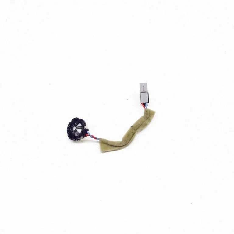 Skaļrunis (-ņi) aizmugurējās durvīs BJ3218808AC