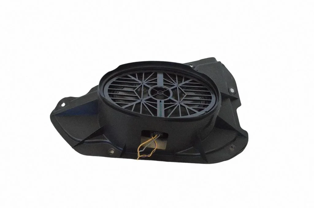 Skaļrunis (-ņi) aizmugurējās durvīs YM40503680