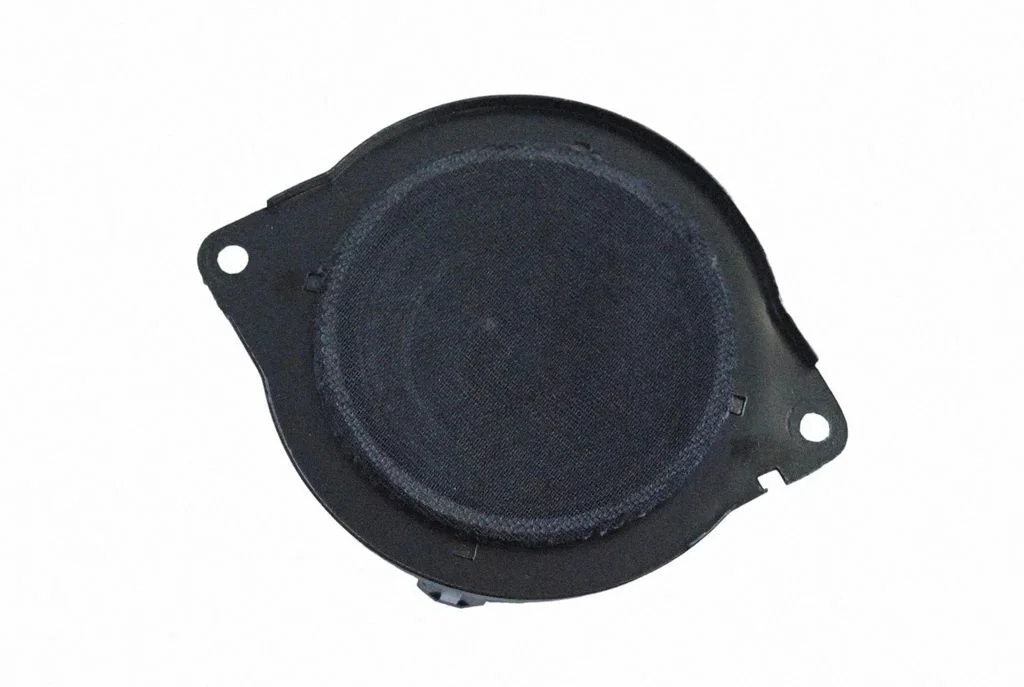 Skaļrunis (-ņi) aizmugurējās durvīs 05059062AB