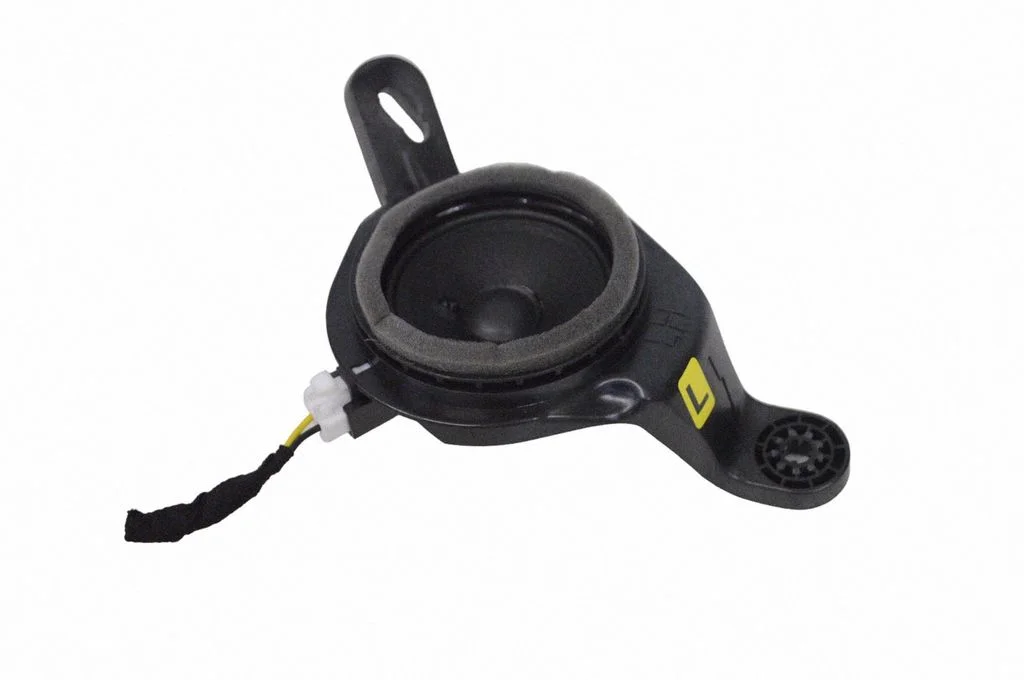 Skaļrunis (-ņi) aizmugurējās durvīs 8321630050