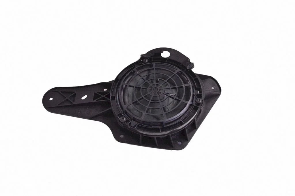 Skaļrunis (-ņi) aizmugurējās durvīs 9813827080