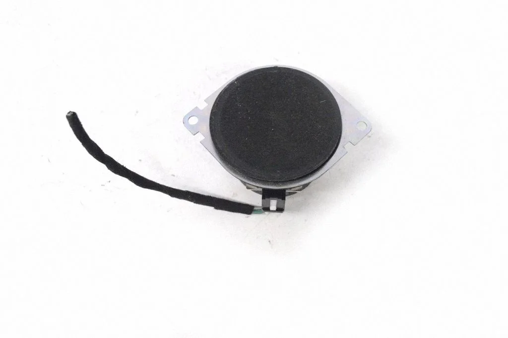 Skaļrunis (-ņi) aizmugurējās durvīs 05064360AB