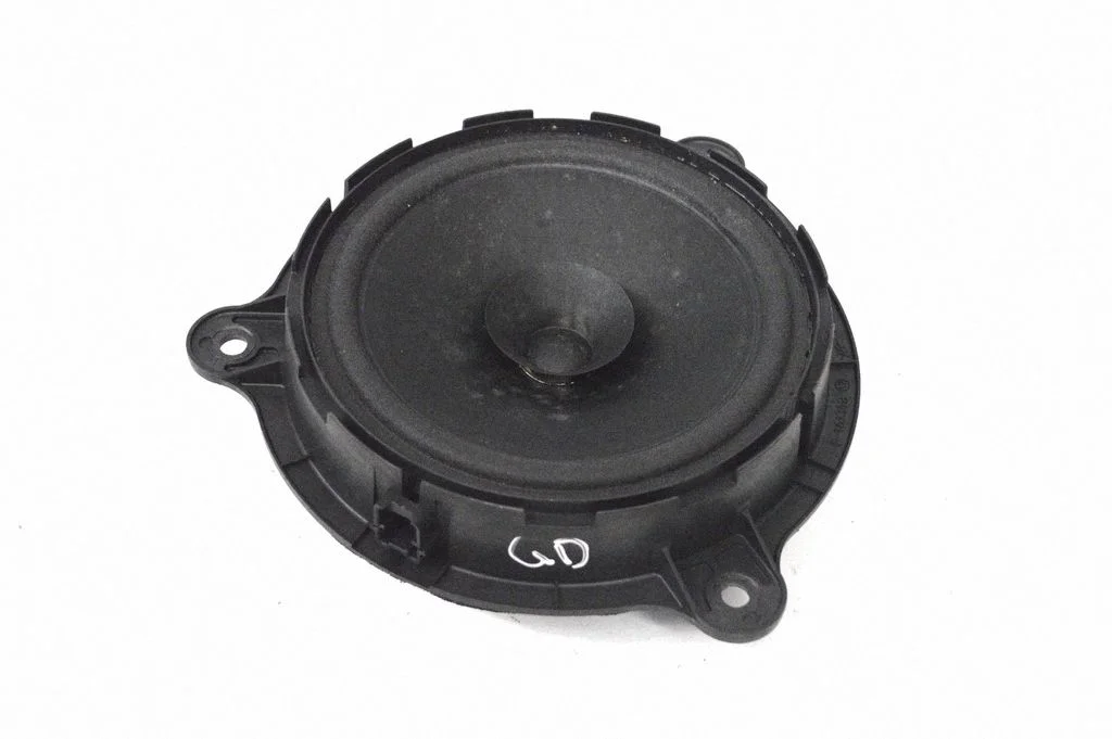 Głośnik w drzwiach tylnych – Infiniti Q50 (2014-)