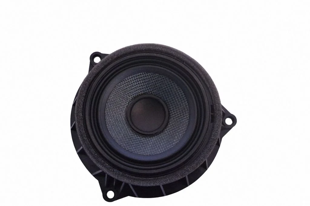 Skaļrunis (-ņi) aizmugurējās durvīs 9286368