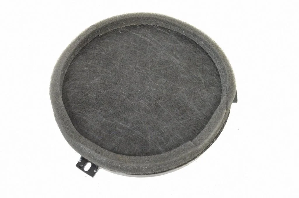 Skaļrunis (-ņi) aizmugurējās durvīs 04714600AB