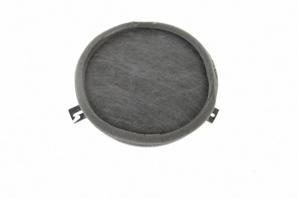 Skaļrunis (-ņi) aizmugurējās durvīs 04714600AB