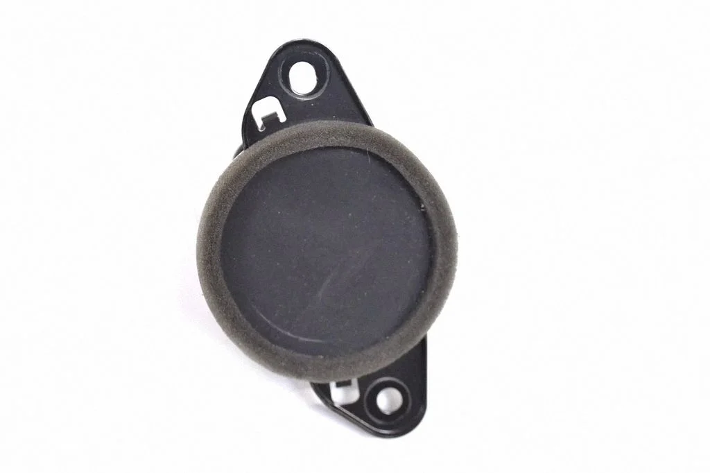 Rear door speaker – Toyota Prius (XW30) (2009-2015)