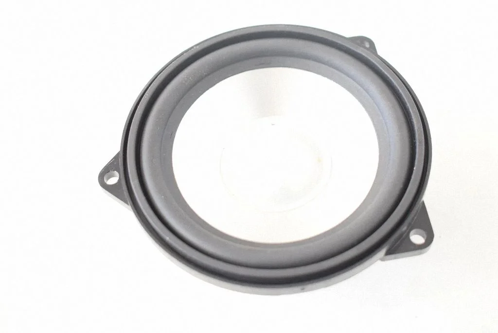 Skaļrunis (-ņi) aizmugurējās durvīs 5H2218808FA