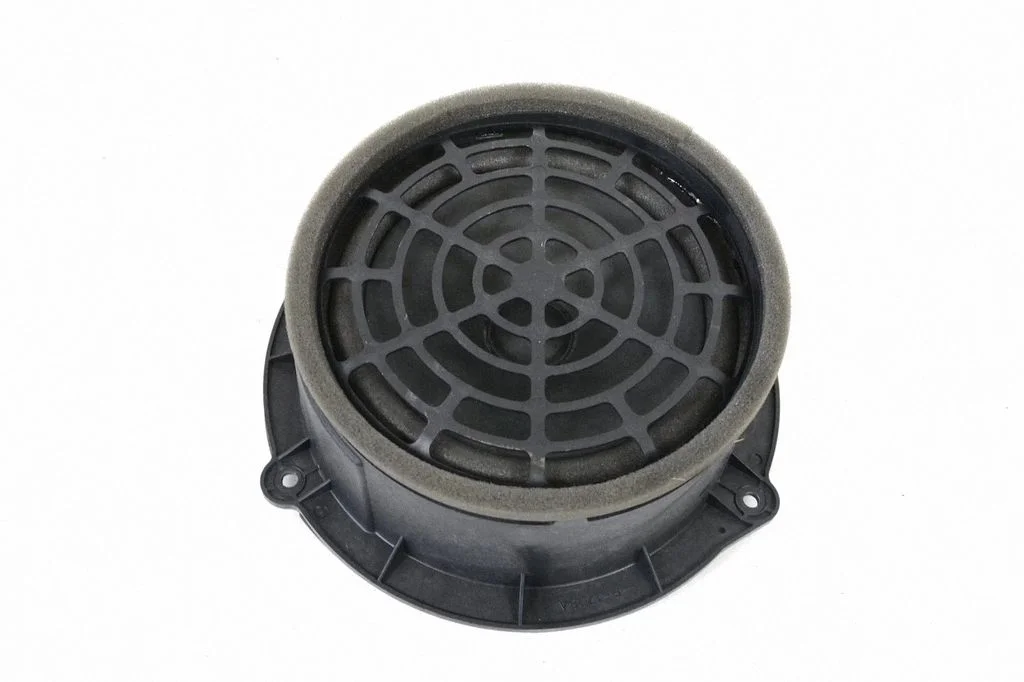 Skaļrunis (-ņi) aizmugurējās durvīs 4H0035411