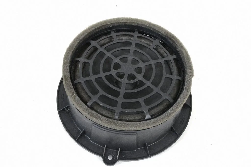 Skaļrunis (-ņi) aizmugurējās durvīs 4H0035411