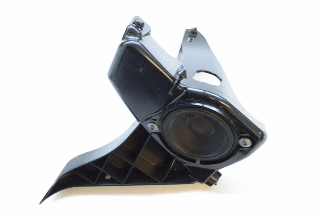 Skaļrunis (-ņi) aizmugurējās durvīs 4G8035402