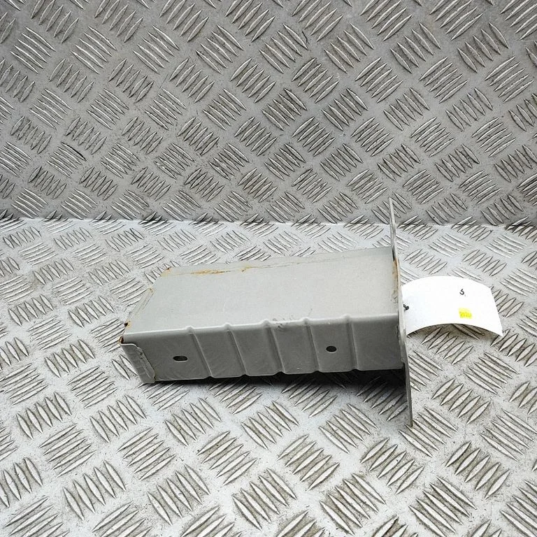 Esistange löögisummuti 622105MP5A