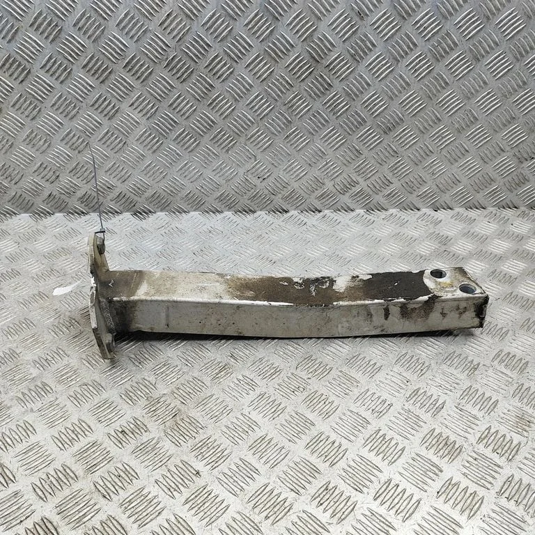 Priekšējā bampera trieciena slāpētājs 51811229