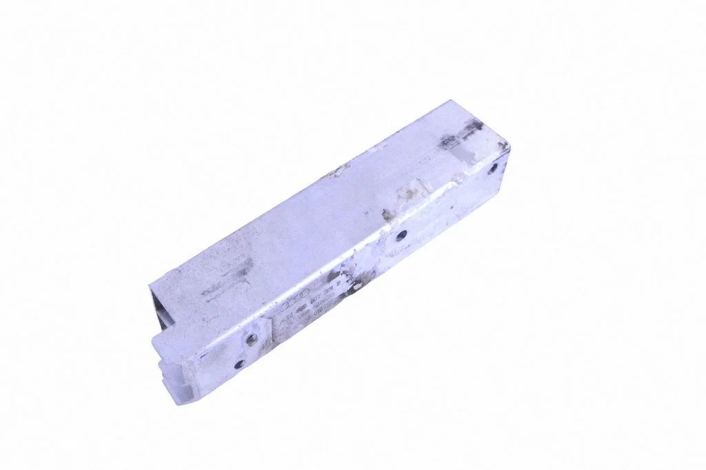 Priekšējā bampera trieciena slāpētājs 8R0807331B