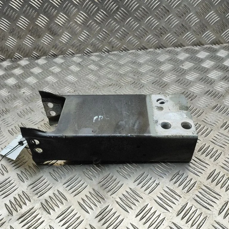 Absorber zderzaka przedniego T2H25309