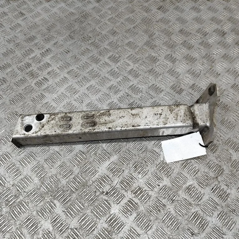 Priekšējā bampera trieciena slāpētājs 51883512