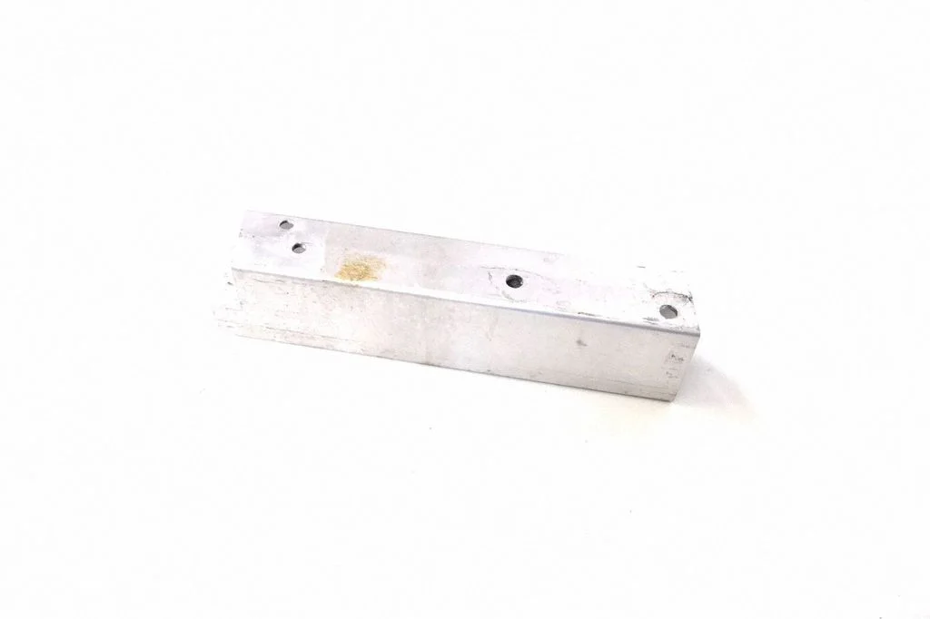 Absorber zderzaka przedniego 8R0807331B