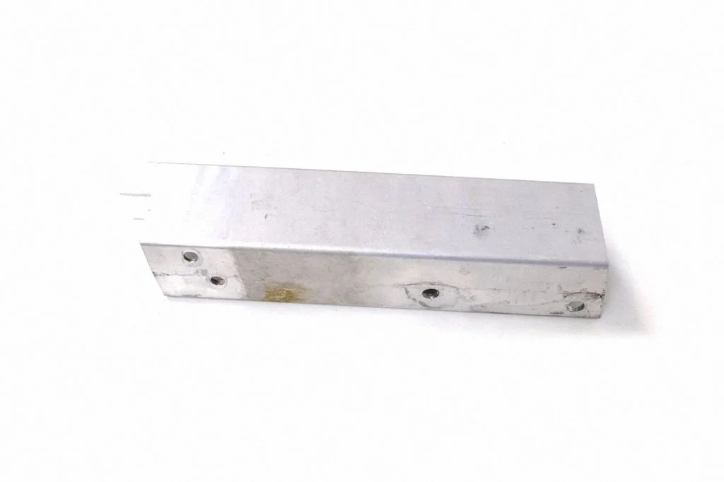 Absorber zderzaka przedniego 8R0807332E